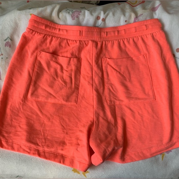 Lou & Grey LOFT Women's Neon Pink Shorts - Picture 2 of 4